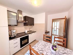 Holiday Home Apartment Nevenka by Interhome