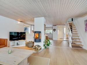 Holiday Home Reiko - 1-5km from the sea by Interhome