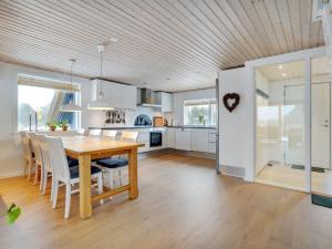 Holiday Home Reiko - 1-5km from the sea by Interhome