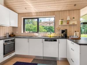 Holiday Home Dyke - 1-5km from the sea by Interhome