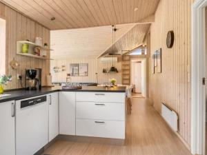 Holiday Home Dyke - 1-5km from the sea by Interhome