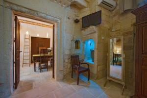 King Room with Spa Bath