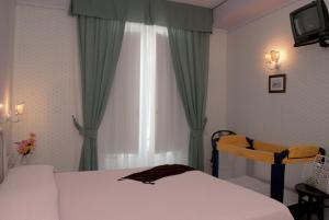 Double or Twin Room with Sea View room in Hotel Loreley