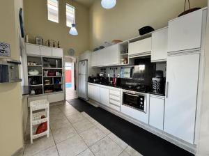 Casa dos Pinheiros - Casa com piscina, acomoda até 14 pessoas