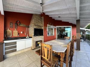 Casa dos Pinheiros - Casa com piscina, acomoda até 14 pessoas