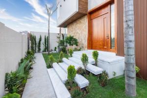 Luxury 4BR Villa Near City Center Pool & Gym