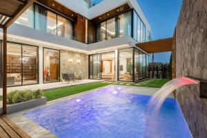 Luxury 4BR Villa Near City Center Pool & Gym