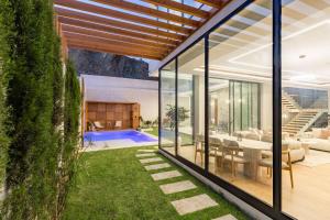 Luxury 4BR Villa Near City Center Pool & Gym