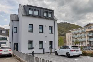 Burgblick Apartment Schieferblau