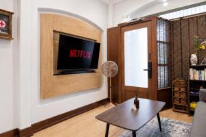Entire Home 2BR 2BA Chinatown - Songwat