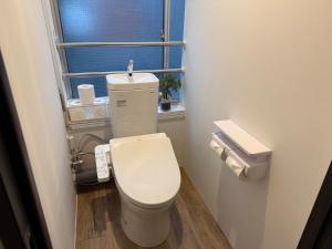 Hotel Axel Shinjuku, 5 minutes by train to Shinjuku,Gourmet town,3 bedrooms