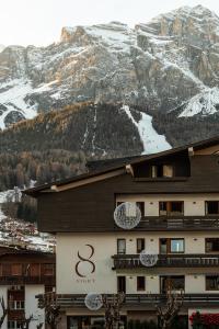 Eight Cortina