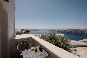 Honeymoon Suite with Jacuzzi Nea Premium Residences
