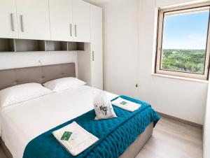 Pineta Seafront Apt 2Bedr with View "AuricSuites"