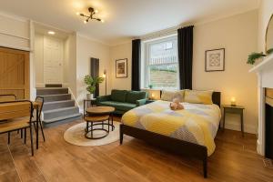 Central Studio Apartment for 2