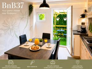 BnB37 Garden Apartment, Near Budapest, Free Gated CCTV Parking, self check-in, Terrace