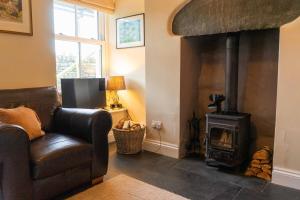 Bolthole Cottage for 2 -views - Central Ambleside