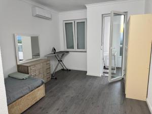 Golden Stay Apartment