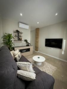 2BR with courtyard & pool, Las Arenas Beach Casa Brisa