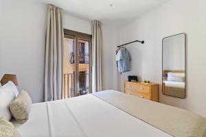 Rambla de Mar Apartments by Blossom Hotels