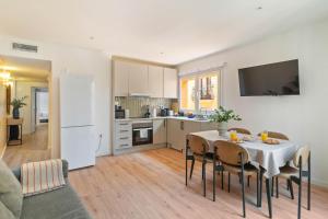 Rambla de Mar Apartments by Blossom Hotels