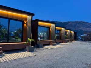 Paradise Beachfront Chalet Rooms Borsh