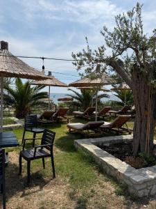 Paradise Beachfront Chalet Rooms Borsh