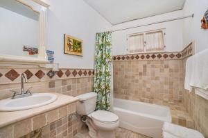 Lovely Beachfront 2BR Condo by Alicia Beach