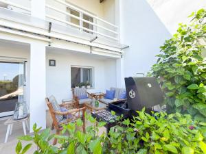 La casita frente al mar con jardín by costablancarent