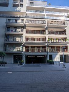 Walońska Comfort Apartment with Balcony ProperUNIT