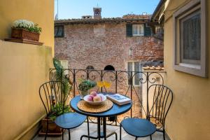Fatinelli 10, A Charming Abode With Terrace