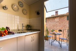 Fatinelli 10, A Charming Abode With Terrace