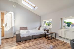Kunickiego Modern Studio by BookingHost