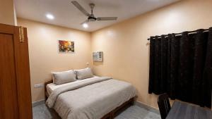 Ratnadeep Palace - Near Kashi Vishwanath Temple & Ghats