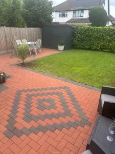 Executive Home Near Cheshire Oaks & Chester