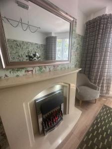 Executive Home Near Cheshire Oaks & Chester