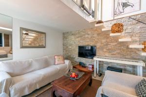 LUXE LOFT 3BR Apartment with beautiful view by Irundo