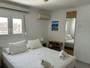 Annoula Studios and Apartments