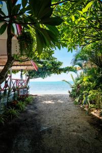 Oceanfront Villa at Bang po Beach-Koh Rooms