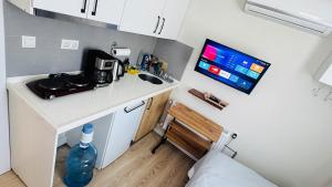 Spacious terrace, air-conditioned, cute 1 room