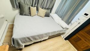 Spacious terrace, air-conditioned, cute 1 room