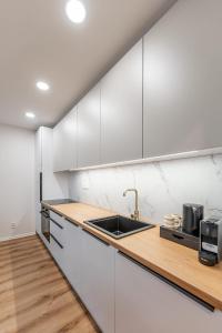 Modern Apartment near Aupark with AC - Košice Centre