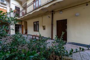 Quiet Courtyard Apartment - Košice Old Town