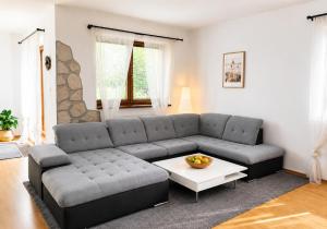 Spacious Apartment with Free Parking near Prague