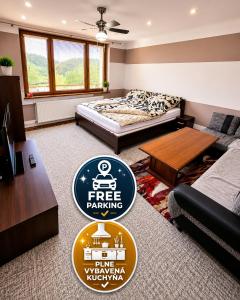 APARTMAN WOLF Luxusné priestranné ubytovanie s Výhľadom na hory s Bezplatným Parkovaním Veľkou SMART TV Rýchlym Optickým Internetom Priamo v PB Tichá lokalita Všetko na blízku Vhodné pre Rodinu Skupinu Pracovné cesty aj Turistiku Plne v