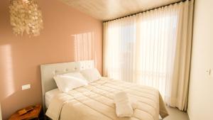 Modern Apartment with Office & Garage in Las Lomas