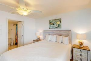 Great beachfront condo pool & tennis courts - quick drive to dining