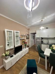 Pearl Apartment