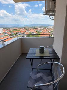Reni Apartments