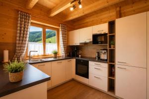 Hüttenurlaub in der Lipphütte in Rauris traumhafte Alleinlage mitten im Skigebiet & Wandergebiet